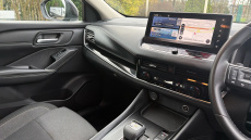 Nissan Qashqai 1.3 DiG-T MH 158 N-Connecta 5dr Xtronic Petrol Hatchback